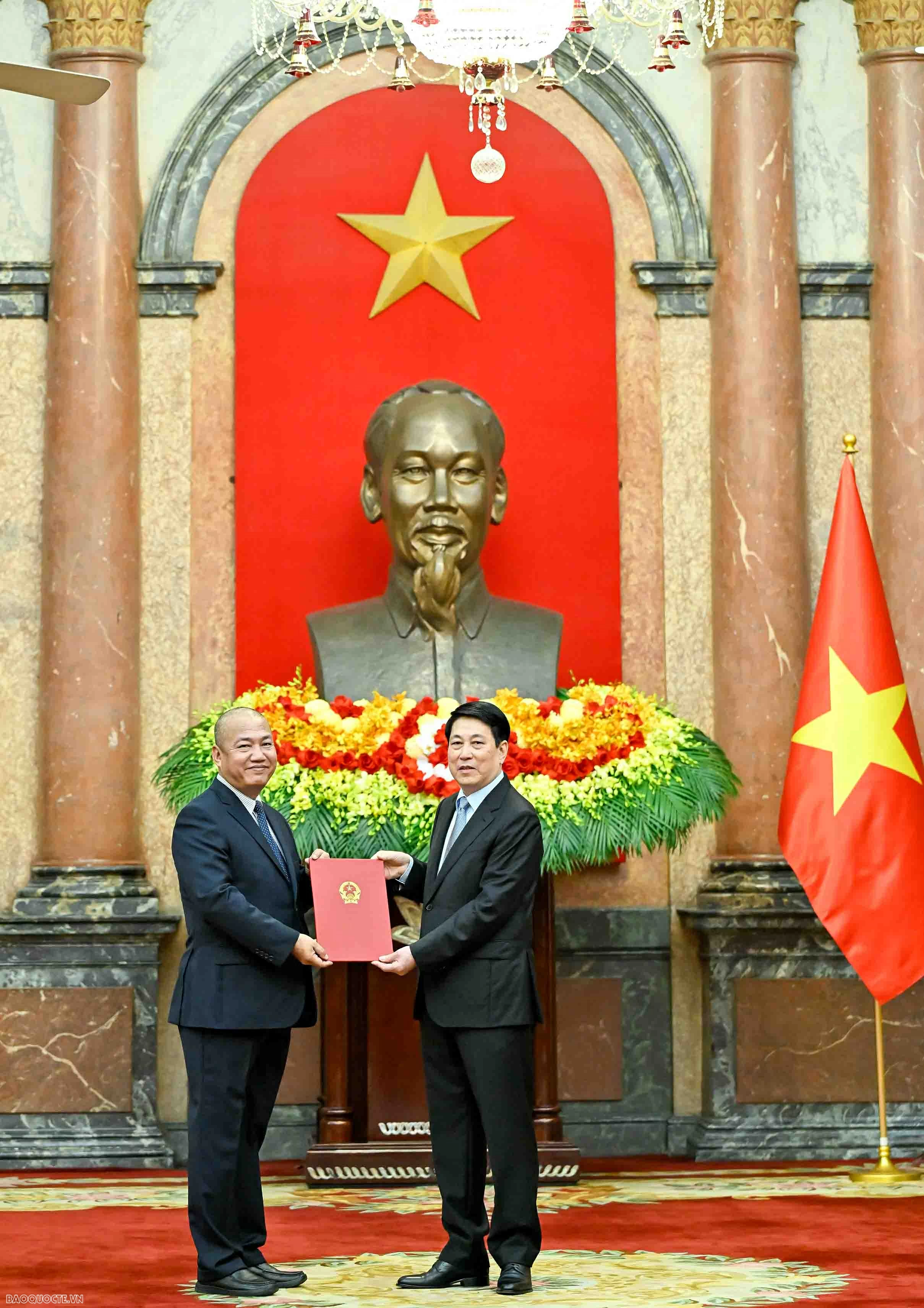 Chủ tịch nước Lương Cường trao quyết định bổ nhiệm Đại sứ Việt Nam ở nước ngoài nhiệm kỳ 2025-2028
