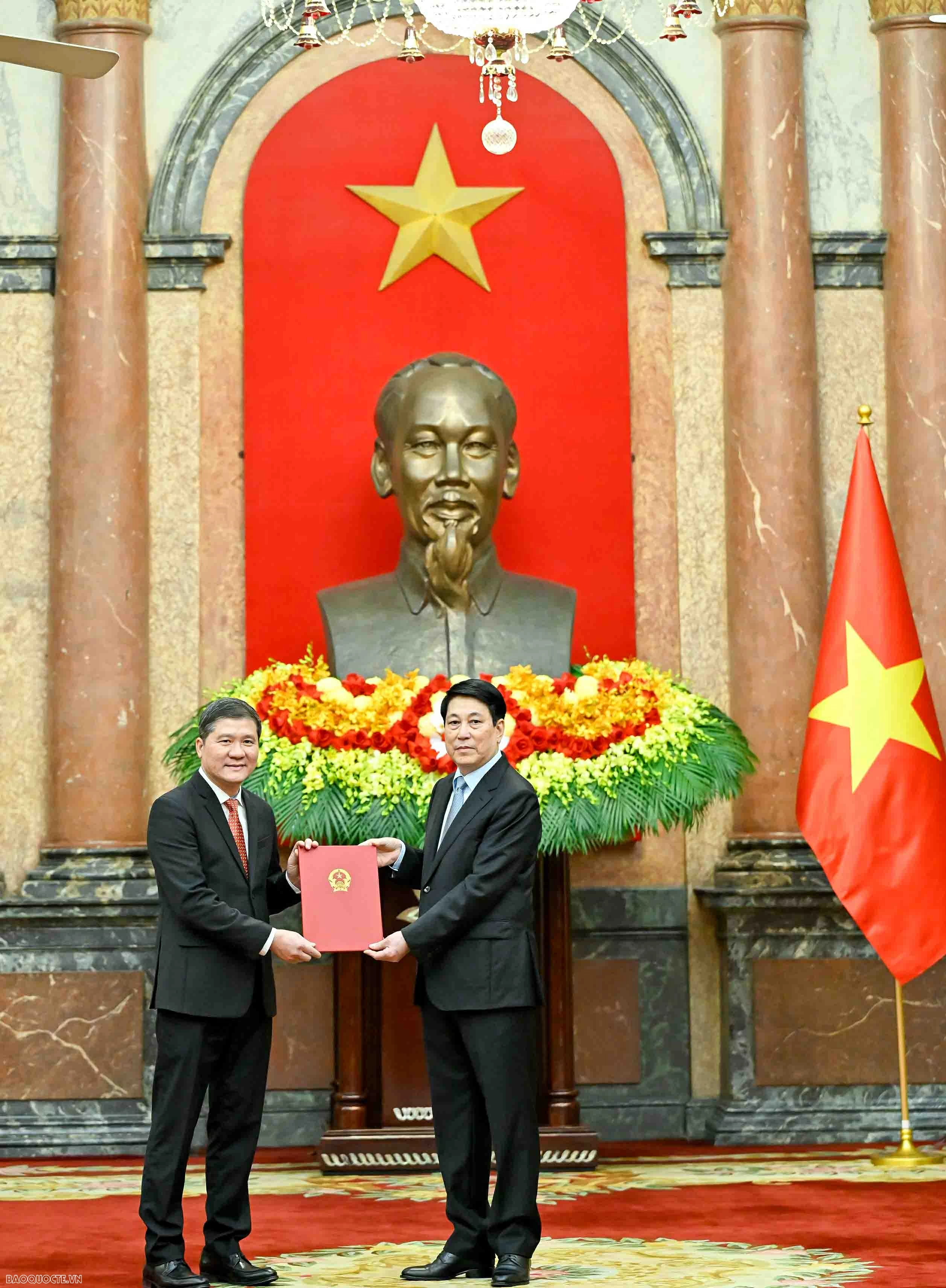 Chủ tịch nước Lương Cường trao quyết định bổ nhiệm Đại sứ Việt Nam ở nước ngoài nhiệm kỳ 2025-2028