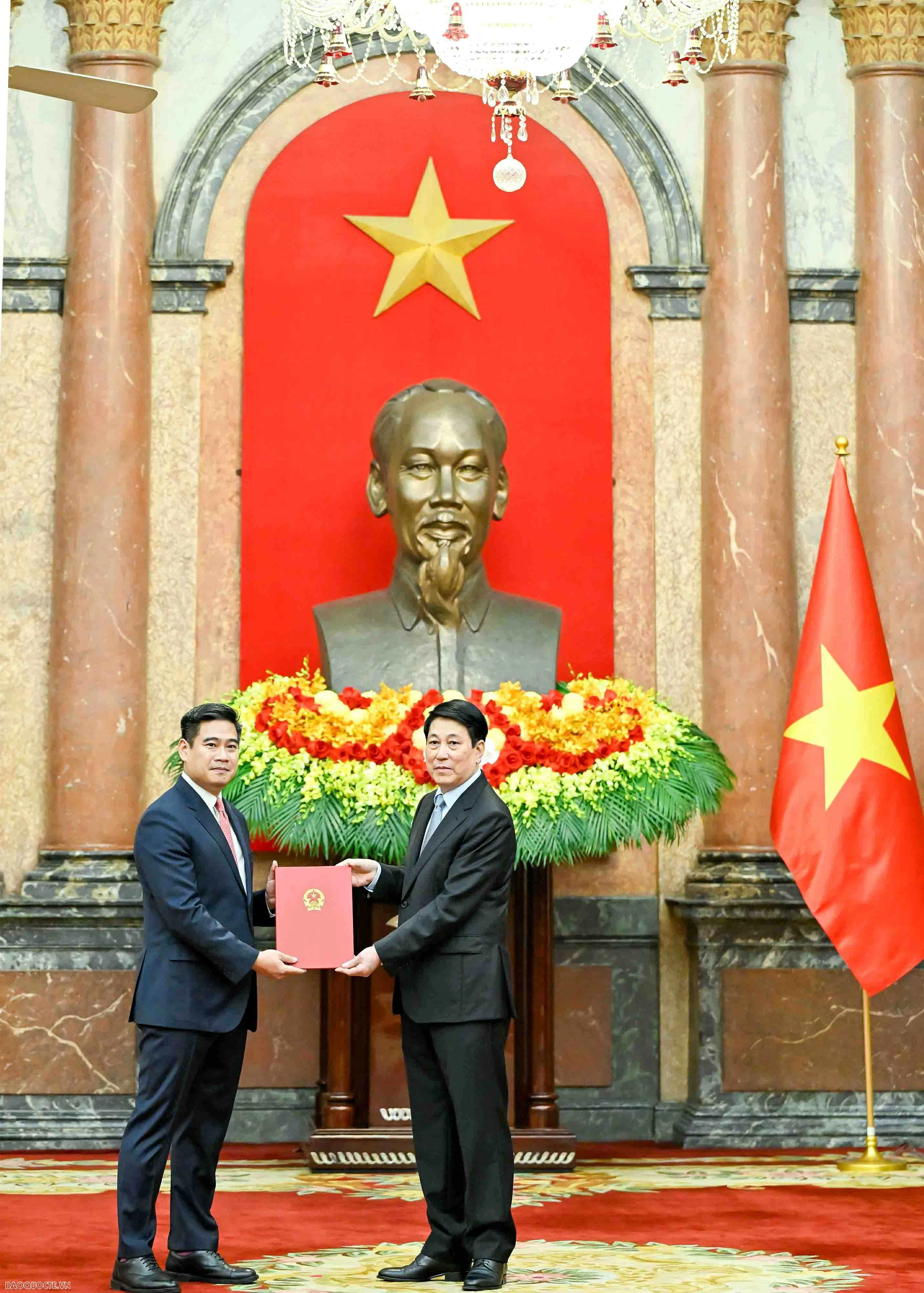 Chủ tịch nước Lương Cường trao quyết định bổ nhiệm Đại sứ Việt Nam ở nước ngoài nhiệm kỳ 2025-2028