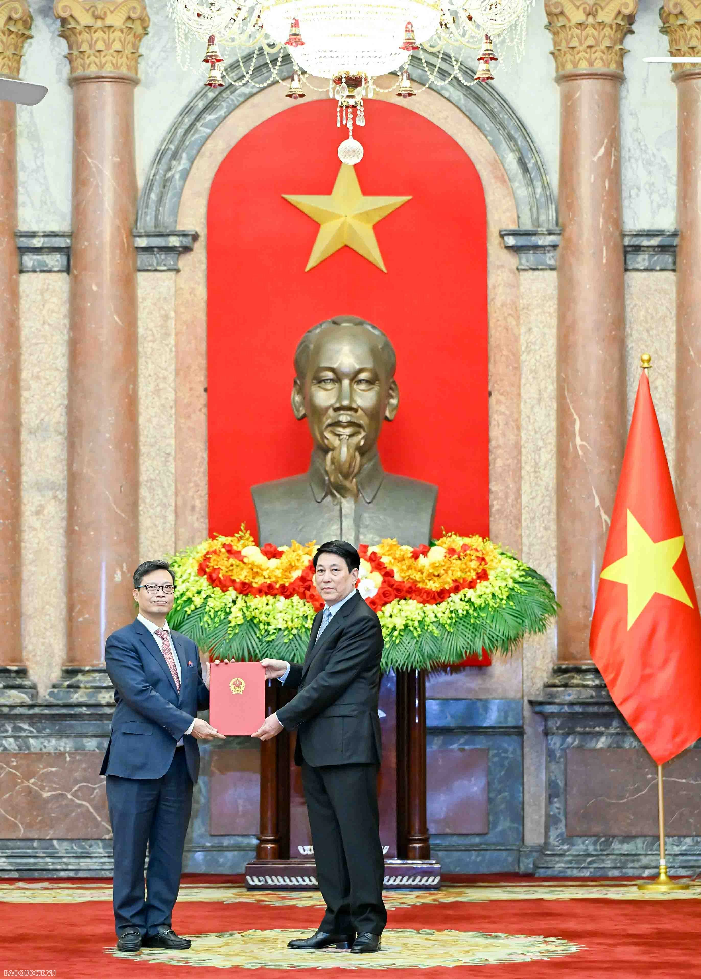 1.	Chủ tịch nước Lương Cường trao quyết định bổ nhiệm Đại sứ Việt Nam ở nước ngoài nhiệm kỳ 2025-2028 cho đồng chí Trịnh Đức Hải. 