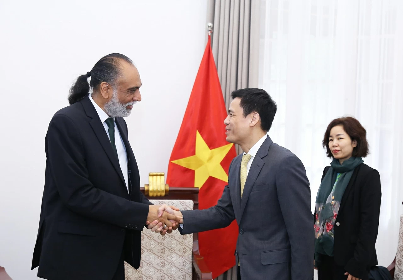 Thứ trưởng Ngoại giao Đặng Hoàng Giang tiếp ông Amandeep Singh Gill, Phó Tổng Thư ký Liên hợp quốc. (Ảnh: Thành Long)