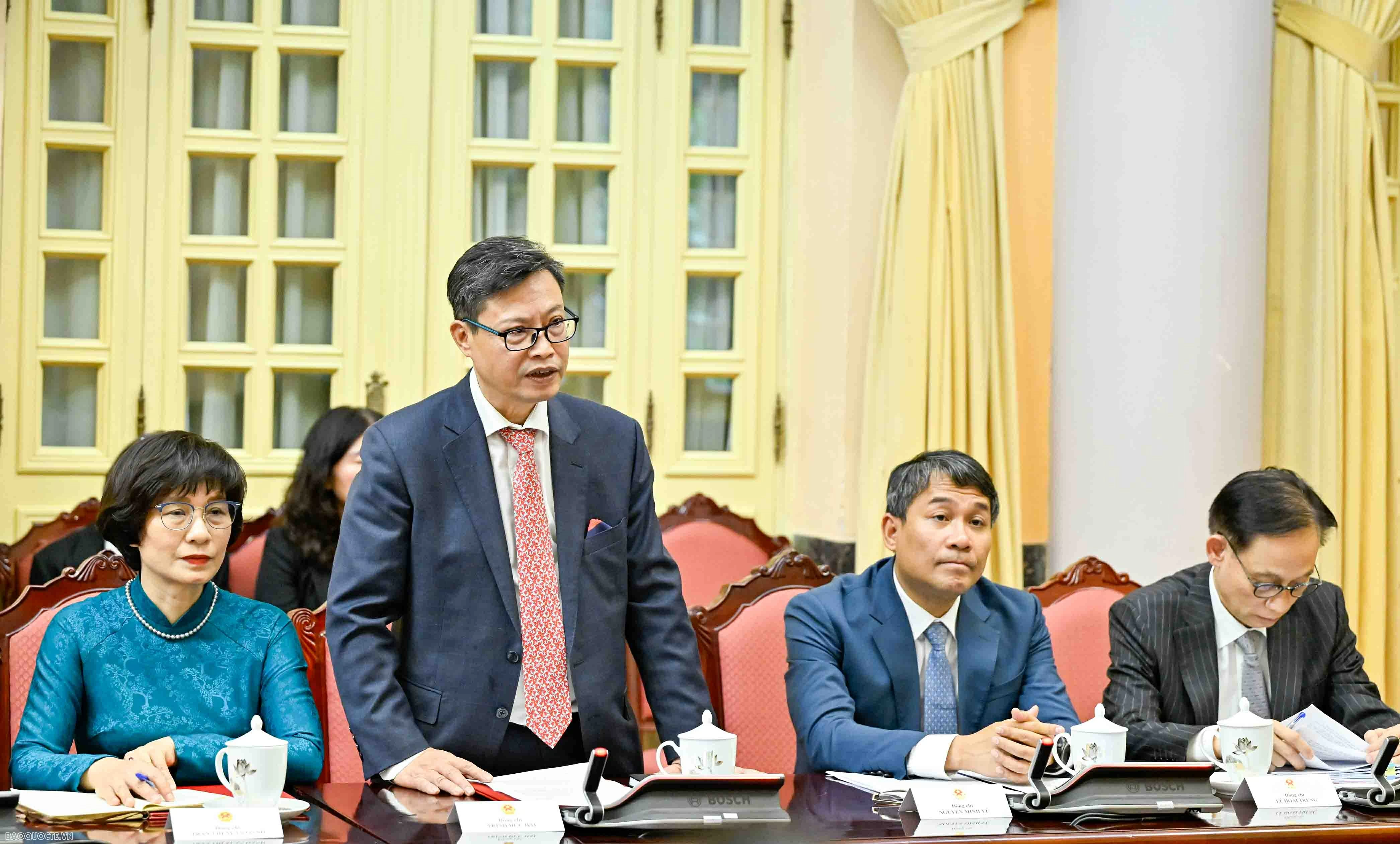 Chủ tịch nước Lương Cường giao nhiệm vụ cho các Đại sứ Việt Nam ở nước ngoài mới được bổ nhiệm Chủ tịch nước Lương Cường giao nhiệm vụ cho các Đại sứ Việt Nam ở nước ngoài mới được bổ nhiệm