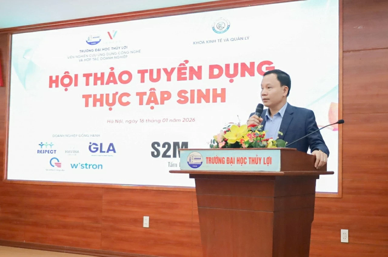 PGS. TS. Đoàn Yên Thế, Viện trưởng Viện Nghiên cứu Ứng dụng công nghệ và Hợp tác doanh nghiệp, Trường Đại học Thủy lợi phát biểu tại hội thảo. (Ảnh: BTC)