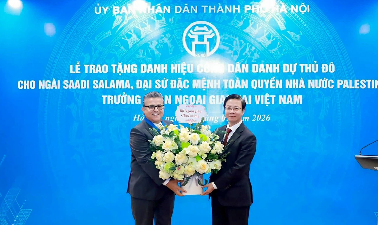 Đại sứ Saadi Salama được trao danh hiệu Công dân danh dự Thủ đô Hà Nội