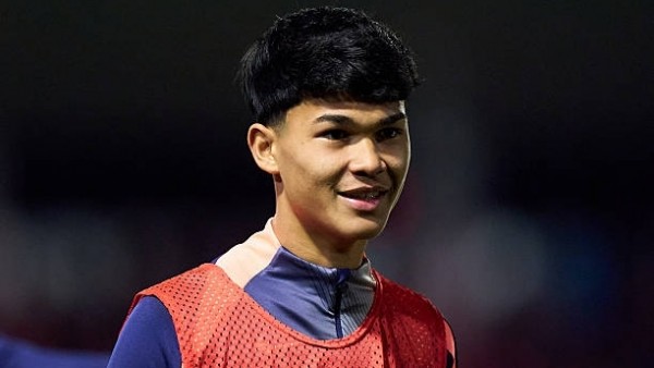 Đào sâu mâu thuẫn, PSG sắp cuỗm 'ngọc quý' của Barca