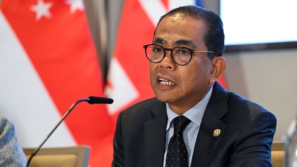 Malaysia dừng nhiều dự án mua sắm quốc phòng