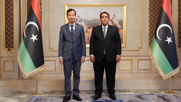 Đại sứ Nguyễn Nam Dương trình Thư uỷ nhiệm của Chủ tịch nước Lương Cường lên Chủ tịch Hội đồng Tổng thống Libya