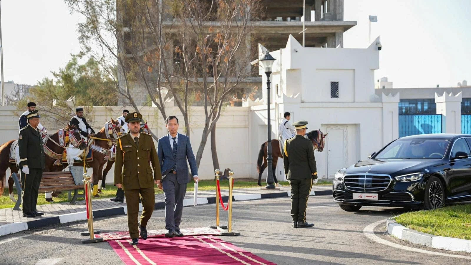 Đại sứ Nguyễn Nam Dương trình Thư uỷ nhiệm của Chủ tịch nước Lương Cường lên Chủ tịch Hội đồng Tổng thống Libya