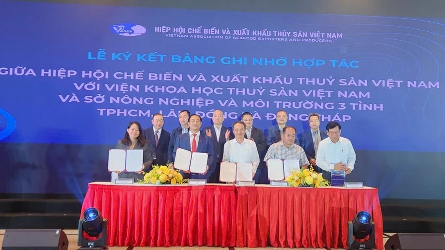 Thứ trưởng Ngoại giao Nguyễn Minh Hằng dự lễ Tổng kết xuất khẩu ngành thuỷ sản Việt Nam vượt mốc kỷ lục 11 tỷ USD Thứ trưởng Ngoại giao Nguyễn Minh Hằng dự lễ Tổng kết xuất khẩu ngành thuỷ sản Việt Nam vượt mốc kỷ lục 11 tỷ USD