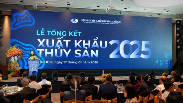 Thứ trưởng Ngoại giao Nguyễn Minh Hằng dự tổng kết xuất khẩu ngành thủy sản Việt Nam 2025 - vượt khó, chạm kỷ lục