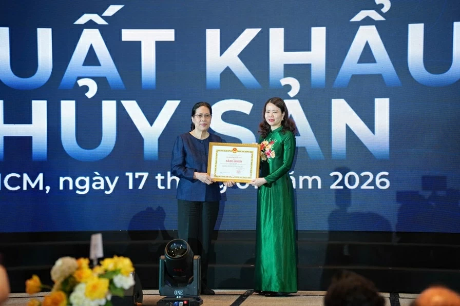 Thứ trưởng Ngoại giao Nguyễn Minh Hằng dự tổng kết xuất khẩu ngành thủy sản Việt Nam 2025 - vượt khó, chạm kỷ lục