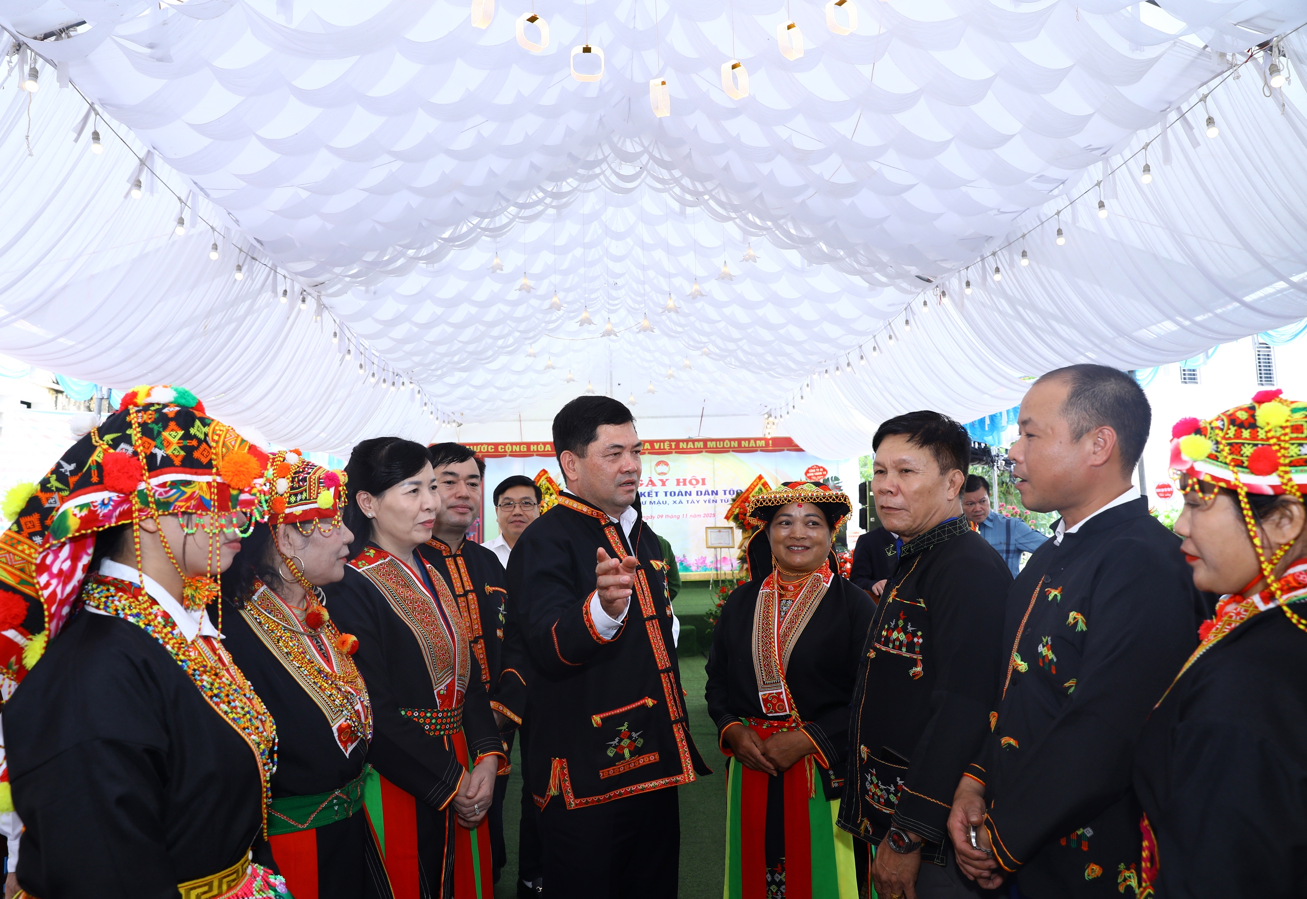 Xây dựng Bắc Ninh phát triển nhanh, bền vững, trở thành thành phố trực thuộc Trung ương trước năm 2030- Ảnh 4.