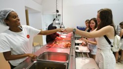 Bữa ăn 1 euro đến với toàn bộ nhà ăn sinh viên ở nước Pháp