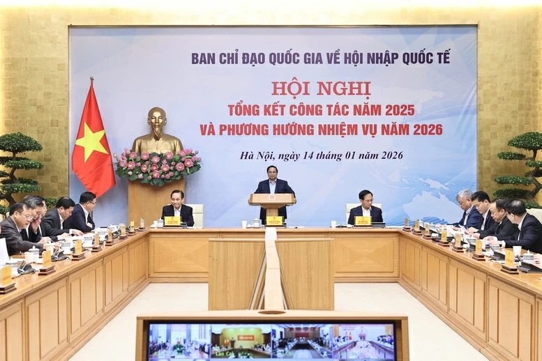 Tại Hội nghị tổng kết c&ocirc;ng t&aacute;c năm 2025, triển khai nhiệm vụ năm 2026 của Ban Chỉ đạo quốc gia về hội nhập quốc tế, s&aacute;ng 14/1, Thủ tướng Ch&iacute;nh phủ Phạm Minh Ch&iacute;nh n&ecirc;u một trong những nhiệm vụ trọng t&acirc;m l&agrave; n&acirc;ng cao chất lượng hội nhập kinh tế phục vụ ph&aacute;t triển c&aacute;c lĩnh vực chiến lược, trong đ&oacute; c&oacute; khoa học c&ocirc;ng nghệ, an ninh quốc ph&ograve;ng, văn h&oacute;a&hellip; (Ảnh: Nhật Bắc)
