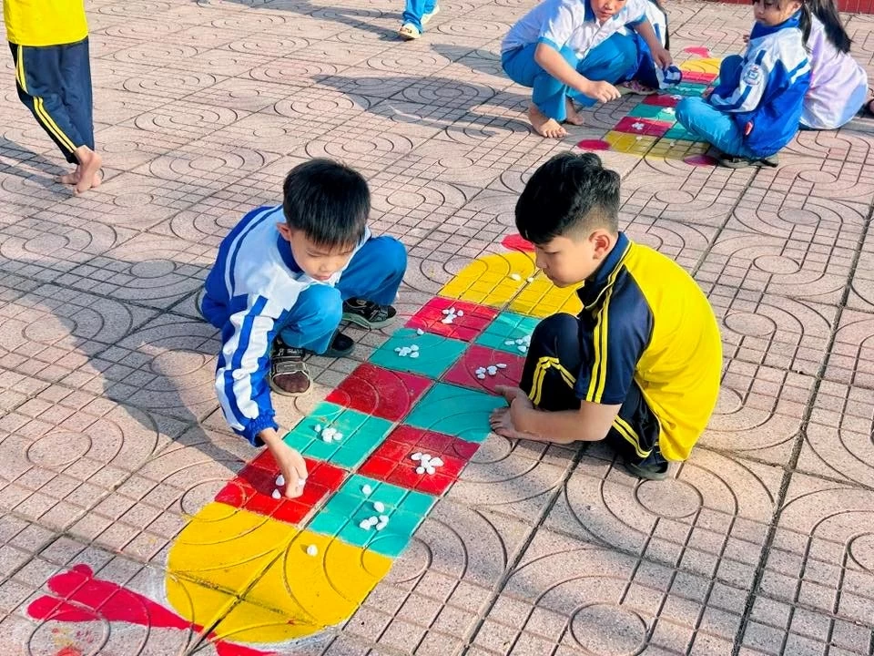 Đổi mới họp phụ huynh ở tiểu học: Từ 'mệnh lệnh hành chính' sang 'yêu thương và đồng hành' Đổi mới họp phụ huynh ở tiểu học: Từ 'mệnh lệnh hành chính' sang 'yêu thương và đồng hành'