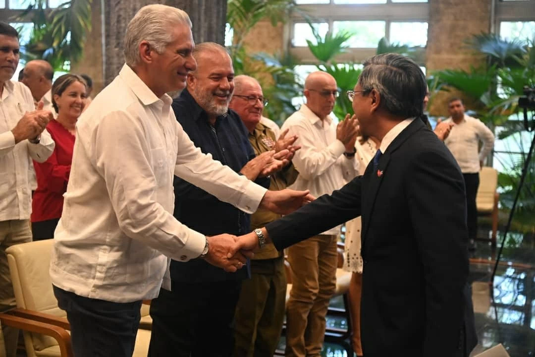 Đại hội Đảng lần thứ XIV: Tại Cuba, chúng tôi tràn ngập sự tin tưởng, kỳ vọng và niềm tự hào dân tộc sâu sắc Đại hội Đảng lần thứ XIV: Tại Cuba, chúng tôi tràn ngập sự tin tưởng, kỳ vọng và niềm tự hào dân tộc sâu sắc