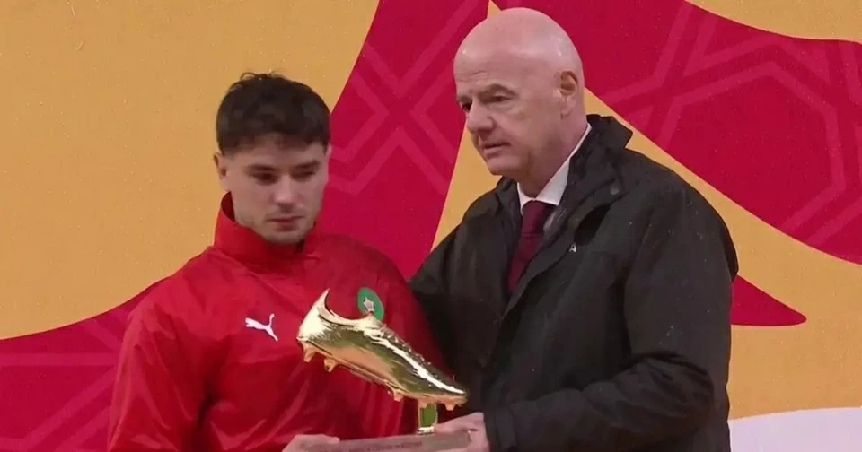 Sao Real Madrid rơm rớm nước mắt nhận giải Vua phá lưới AFCON 2025