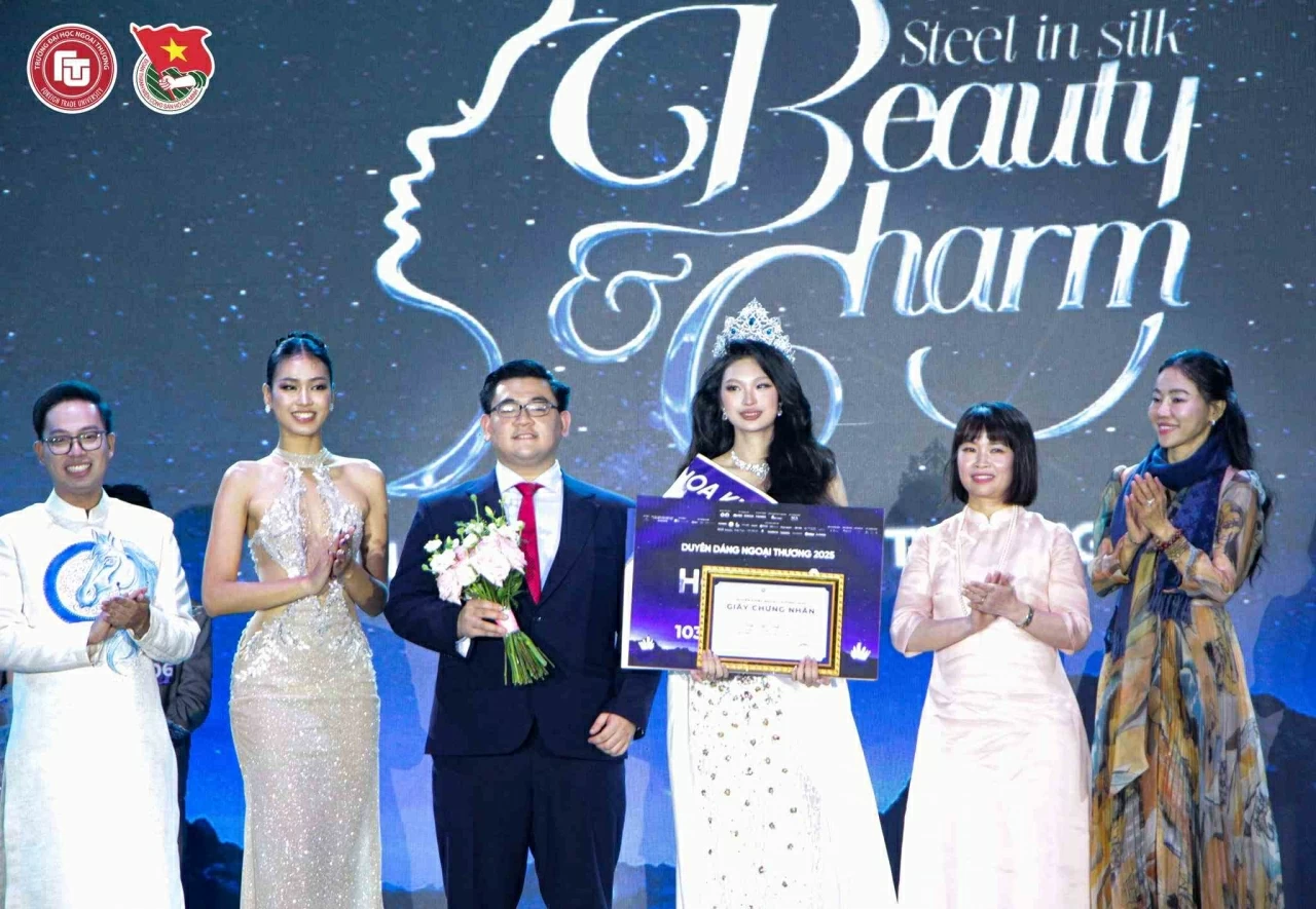 Chính thức lộ diện chủ nhân của danh hiệu Hoa khôi và Nam vương Duyên dáng Ngoại thương 2025