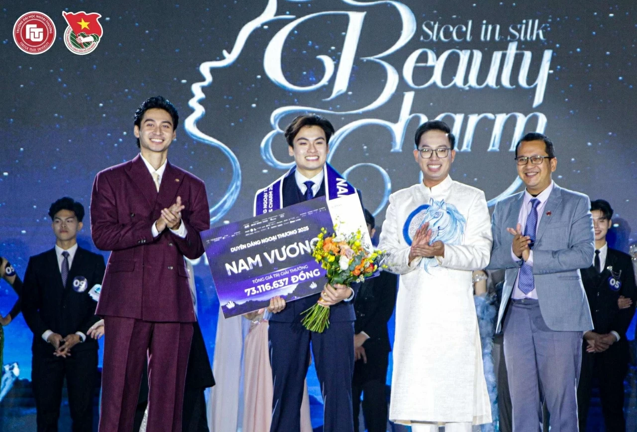Chính thức lộ diện chủ nhân của danh hiệu Hoa khôi và Nam vương Duyên dáng Ngoại thương 2025