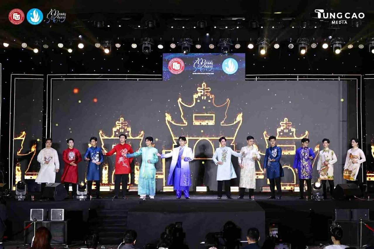 Chính thức lộ diện chủ nhân của danh hiệu Hoa khôi và Nam vương Duyên dáng Ngoại thương 2025