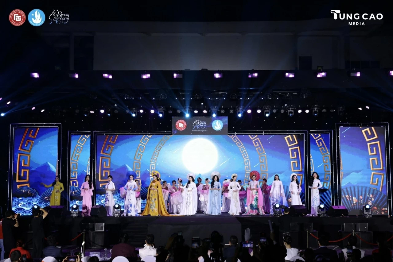 Chính thức lộ diện chủ nhân của danh hiệu Hoa khôi và Nam vương Duyên dáng Ngoại thương 2025