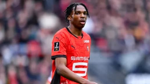 Hé lộ tân binh đầu tiên của HLV Rosenior ở Chelsea