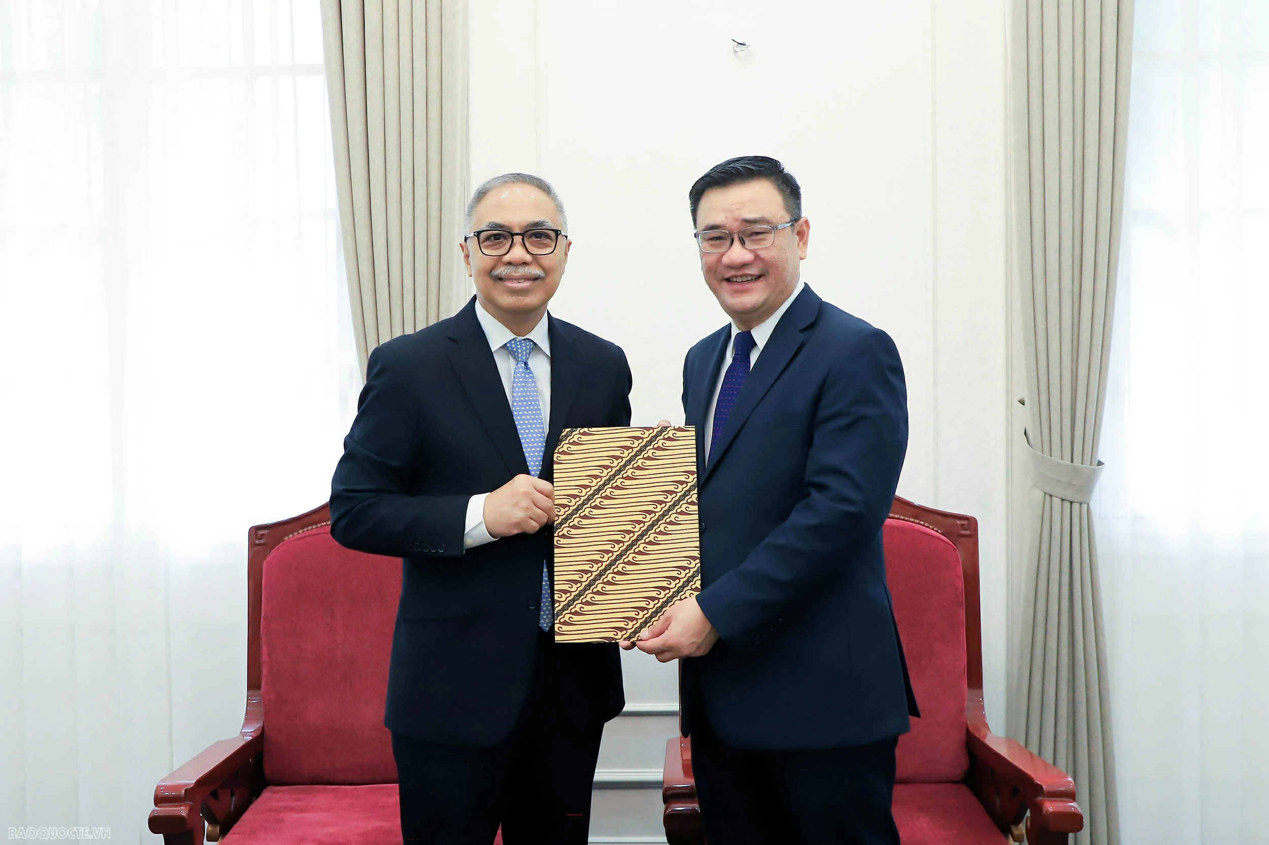 Tiếp nhận bản sao Thư ủy nhiệm Đại sứ Philippines và Indonesia tại Việt Nam Tiếp nhận bản sao Thư ủy nhiệm bổ nhiệm Đại sứ Philippines và Indonesia tại Việt Nam