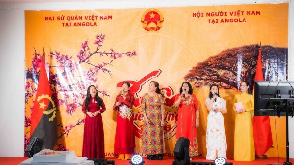 Xuân Quê hương ấm áp đến với người Việt Nam ở Angola