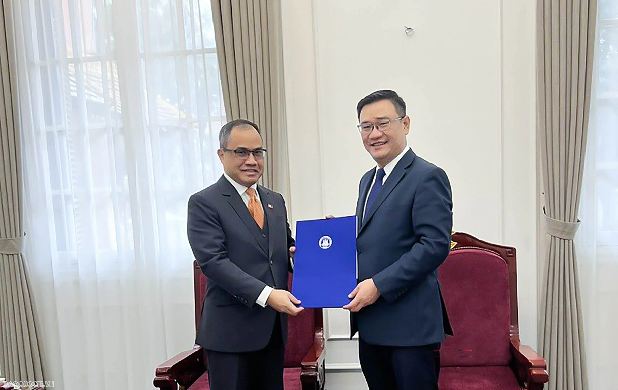 Tiếp nhận bản sao Thư ủy nhiệm bổ nhiệm Đại sứ Philippines và Indonesia tại Việt Nam