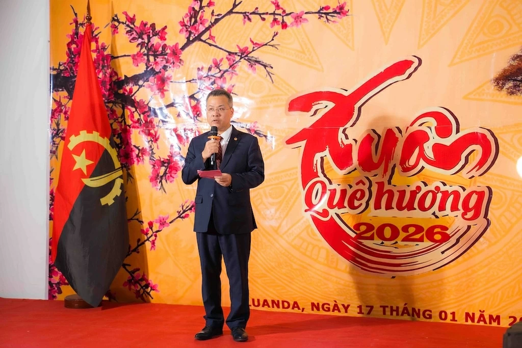 Xuân Quê hương ấm áp đến với người Việt Nam ở Angola Xuân Quê hương ấm áp đến với người Việt Nam ở Angola