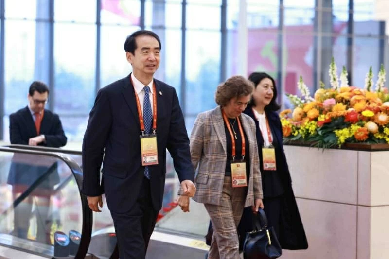 Khai mạc Đại hội XIV của Đảng: Hội tụ, chung nhịp đập để đánh dấu điểm khởi đầu kỷ nguyên vì hạnh phúc nhân dân Khai mạc Đại hội XIV của Đảng: Hội tụ, chung nhịp đập để đánh dấu điểm khởi đầu kỷ nguyên vì hạnh phúc nhân dân