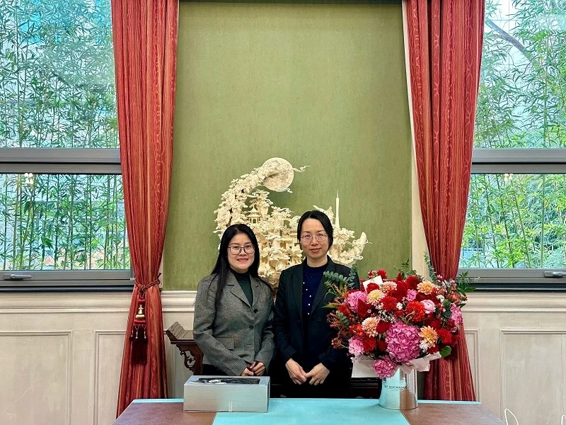 Tân Tổng lãnh sự Việt Nam tại Côn Minh Nghiêm Việt Chung gặp đại diện Bộ Ngoại giao và Ban Liên lạc đối ngoại Trung ương Đảng Cộng sản Trung Quốc