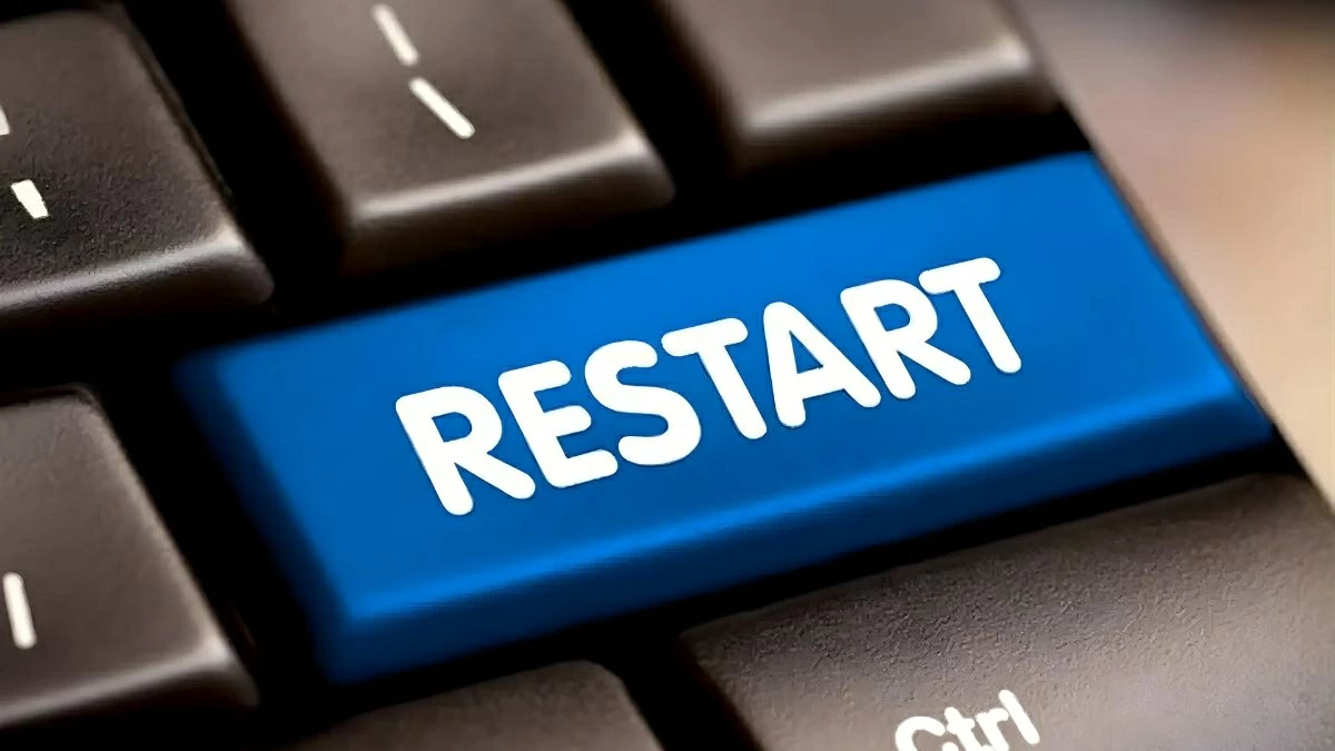 Khởi động lại máy tính.