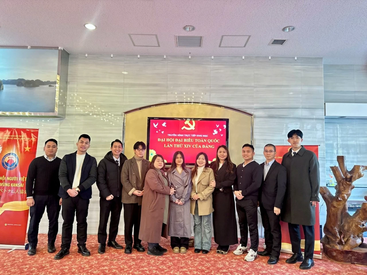 Cộng đồng người Việt tại Osaka Nhật Bản theo dõi trực tiếp Lễ Khai mạc Đại hội XIV của Đảng