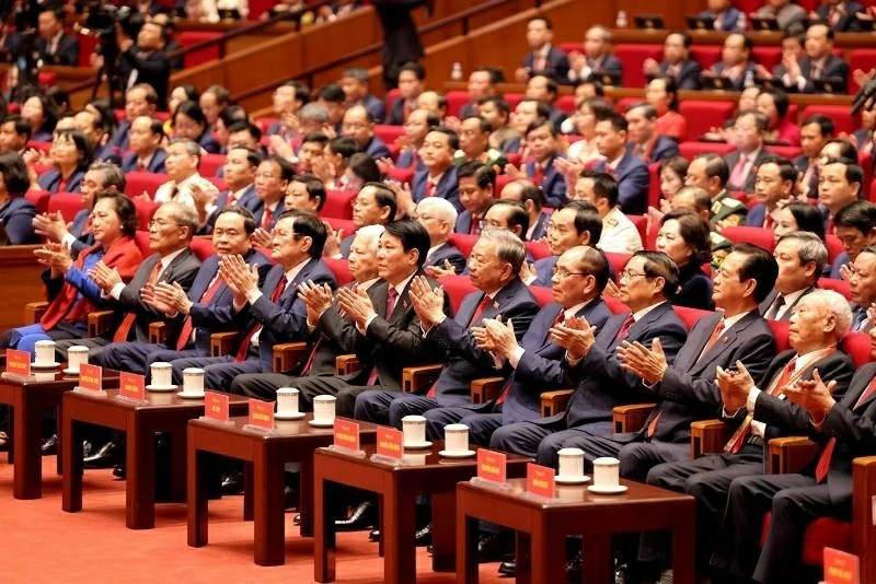 Các đồng chí lãnh đạo, nguyên lãnh đạo Đảng, Nhà nước dự phiên khai mạc Đại hội XIV của Đảng. Ảnh: TTXVN