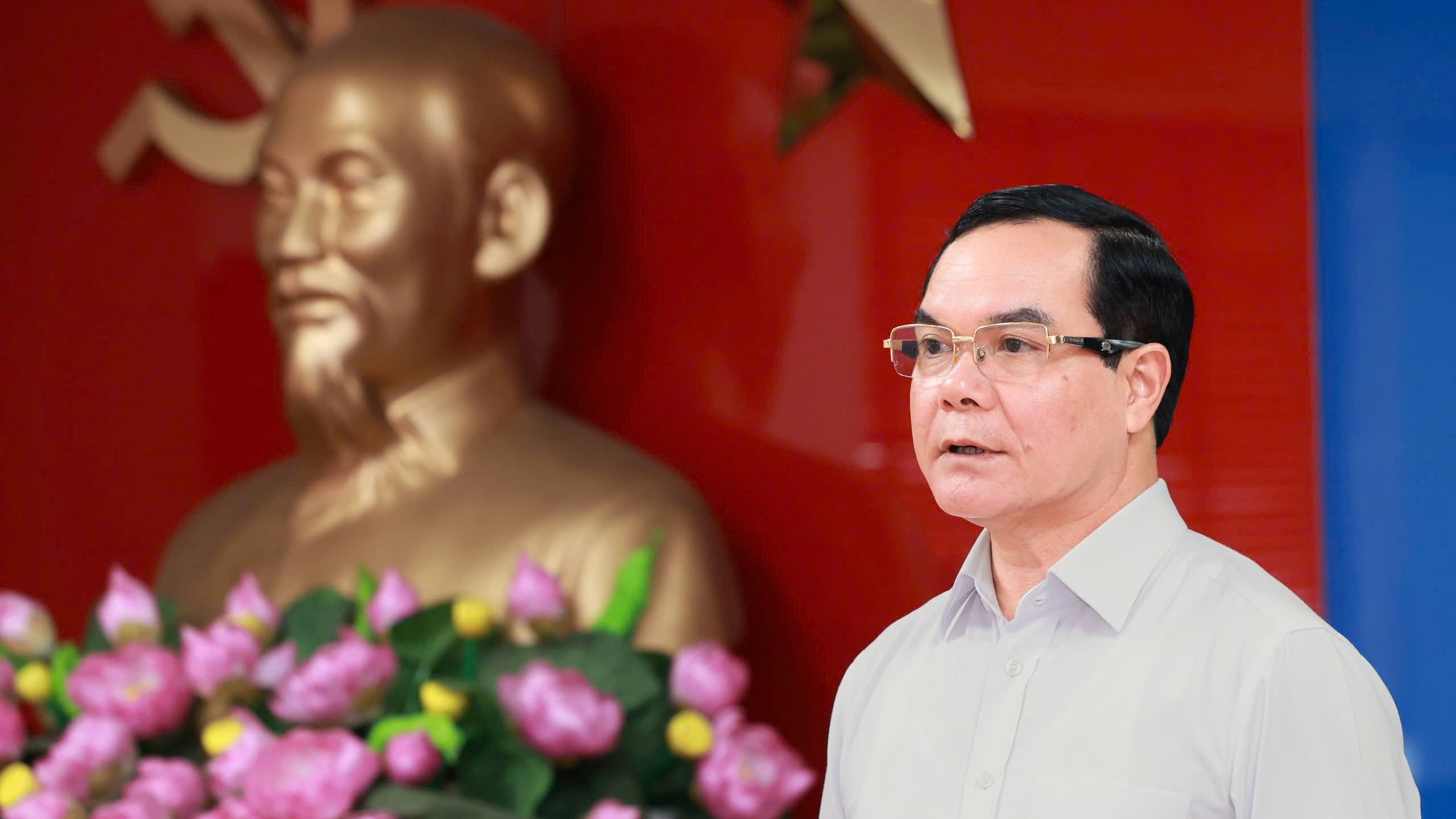 Xây dựng giai cấp công nhân Việt Nam hiện đại, lớn mạnh trong kỷ nguyên phát triển mới của dân tộc