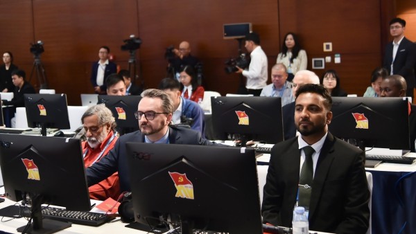 Phóng viên nước ngoài ấn tượng với Đại hội XIV của Đảng, hào hứng đưa tin về Việt Nam