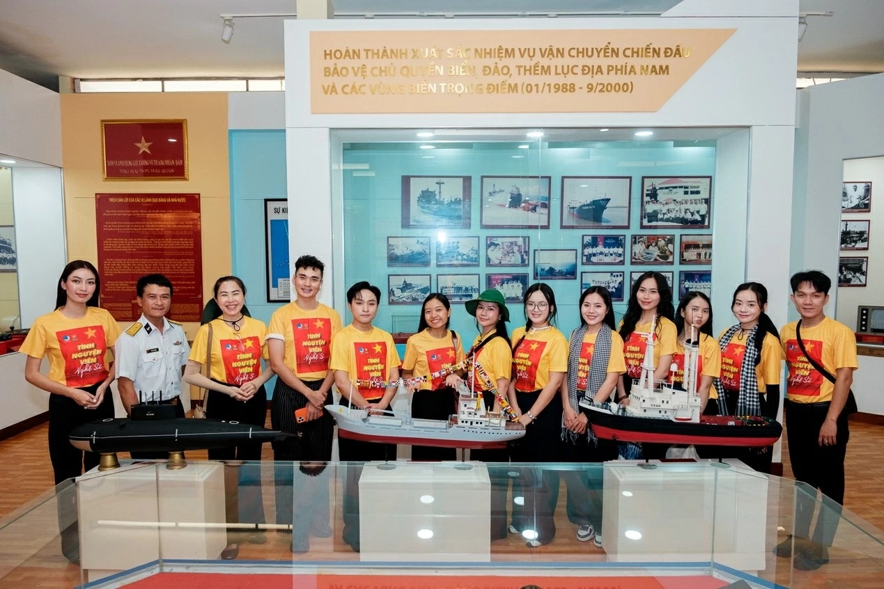 Đội Tình nguyện viên Nghệ sĩ TP. Hồ Chí Minh lan tỏa mùa Xuân yêu thương trong ngày cao điểm chiến dịch Xuân Tình nguyện 2026