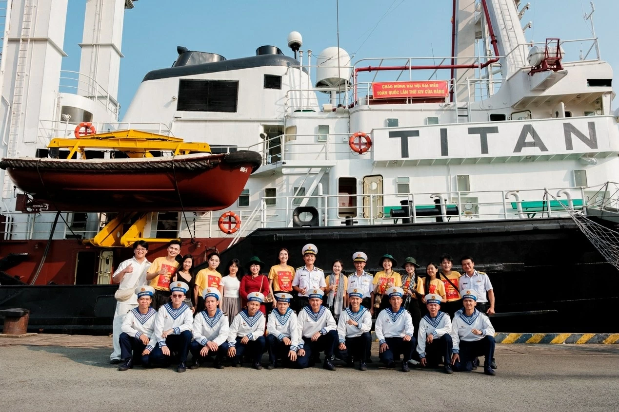 Đội Tình nguyện viên Nghệ sĩ TP. Hồ Chí Minh lan tỏa mùa Xuân yêu thương trong ngày cao điểm chiến dịch Xuân Tình nguyện 2026