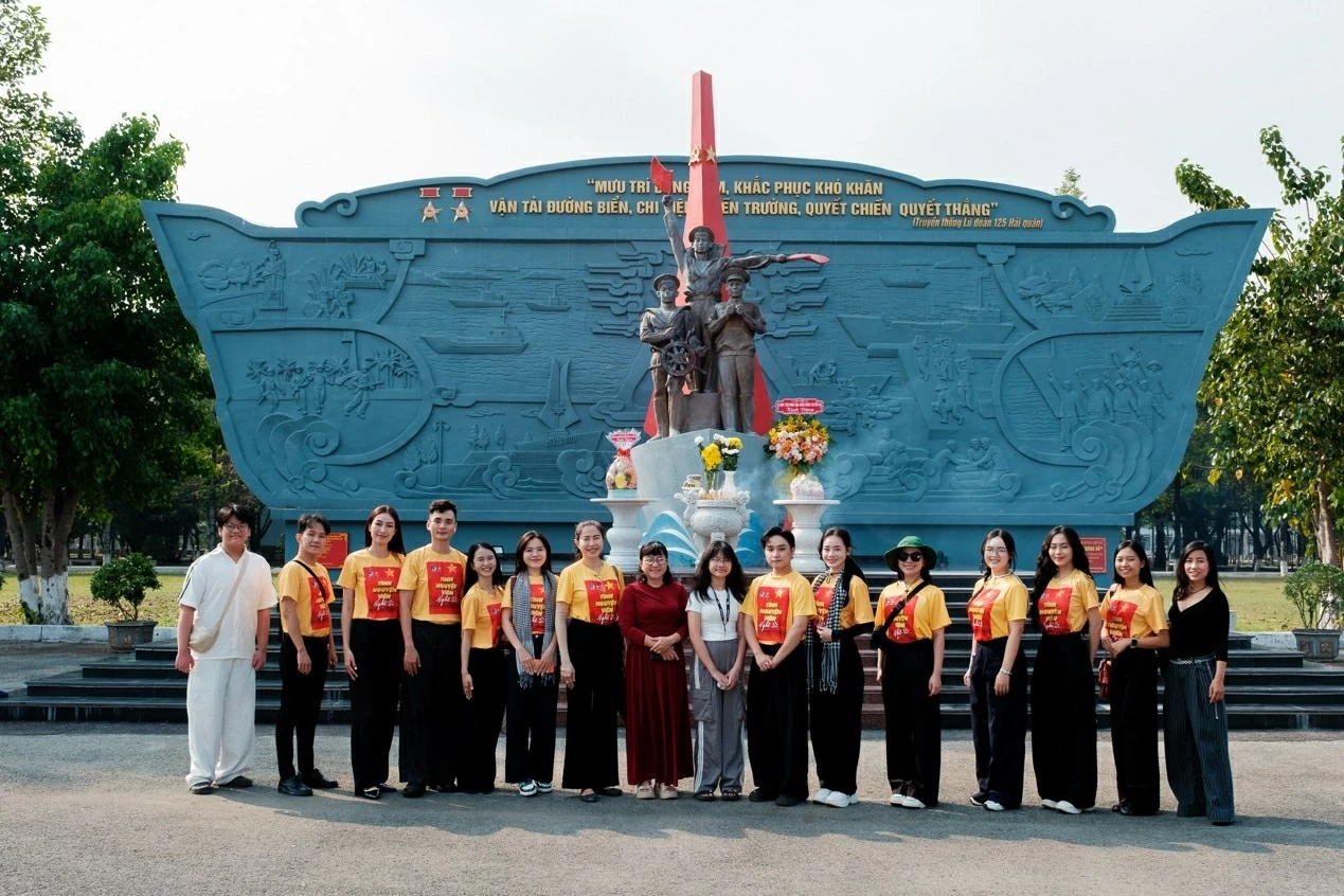 Đội Tình nguyện viên Nghệ sĩ TP. Hồ Chí Minh lan tỏa mùa Xuân yêu thương trong ngày cao điểm chiến dịch Xuân Tình nguyện 2026 Đội Tình nguyện viên Nghệ sĩ TP. Hồ Chí Minh lan tỏa mùa Xuân yêu thương trong ngày cao điểm chiến dịch Xuân Tình nguyện 2026