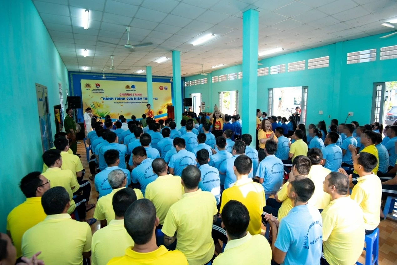 Đội Tình nguyện viên Nghệ sĩ TP. Hồ Chí Minh lan tỏa mùa Xuân yêu thương trong ngày cao điểm chiến dịch Xuân Tình nguyện 2026 Đội Tình nguyện viên Nghệ sĩ TP. Hồ Chí Minh lan tỏa mùa Xuân yêu thương trong ngày cao điểm chiến dịch Xuân Tình nguyện 2026