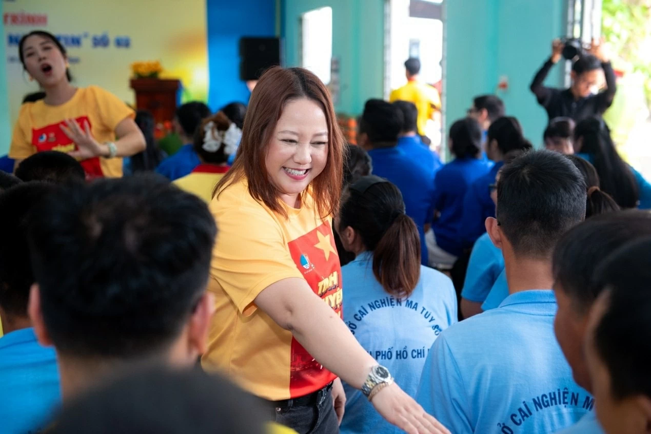 Đội Tình nguyện viên Nghệ sĩ TP. Hồ Chí Minh lan tỏa mùa Xuân yêu thương trong ngày cao điểm chiến dịch Xuân Tình nguyện 2026