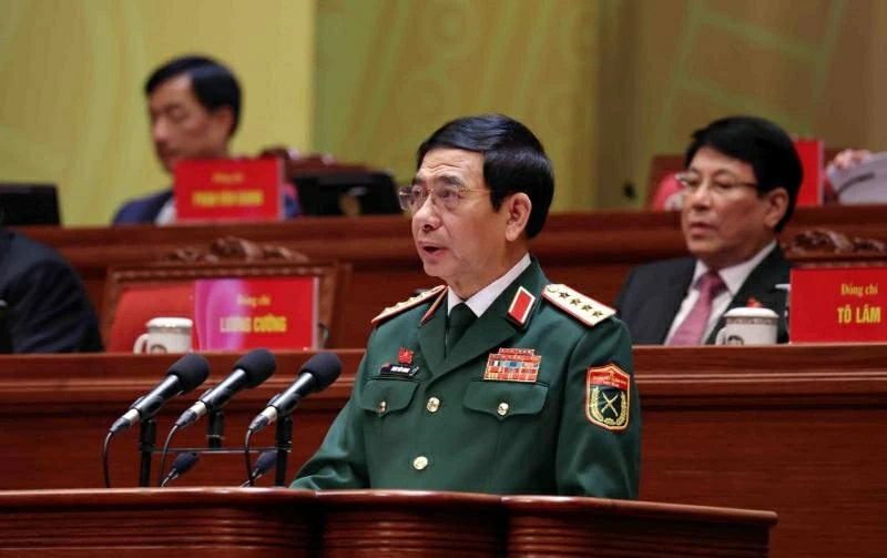 Đại tướng Phan Văn Giang, Ủy viên Bộ Chính trị, Phó Bí thư Quân ủy Trung ương, Bộ trưởng Bộ Quốc phòng, tham luận về vấn đề “Xây dựng Quân đội nhân dân cách mạng, chính quy, tinh nhuệ, hiện đại, làm nòng cốt xây dựng nền quốc phòng vững mạnh, hiện đại, gắ