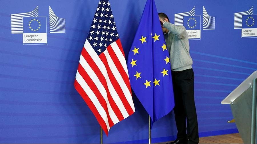 Quan hệ kinh tế Mỹ-EU: Khi khẩu súng bazooka đã sẵn sàng 'lên nòng'