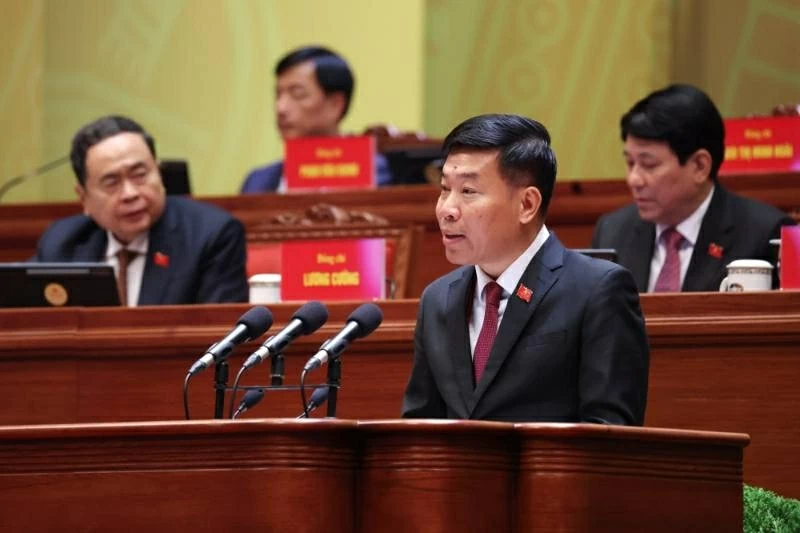 Đồng chí Nguyễn Mạnh Cường, Ủy viên Trung ương Đảng, Phó Bí thư Thường trực Đảng ủy, Thứ trưởng Bộ Ngoại giao, tham luận về vấn đề “Chủ động, tích cực thực hiện nhiệm vụ trọng yếu, thường xuyên là đẩy mạnh đối ngoại, hội nhập quốc tế, phục vụ các mục tiêu