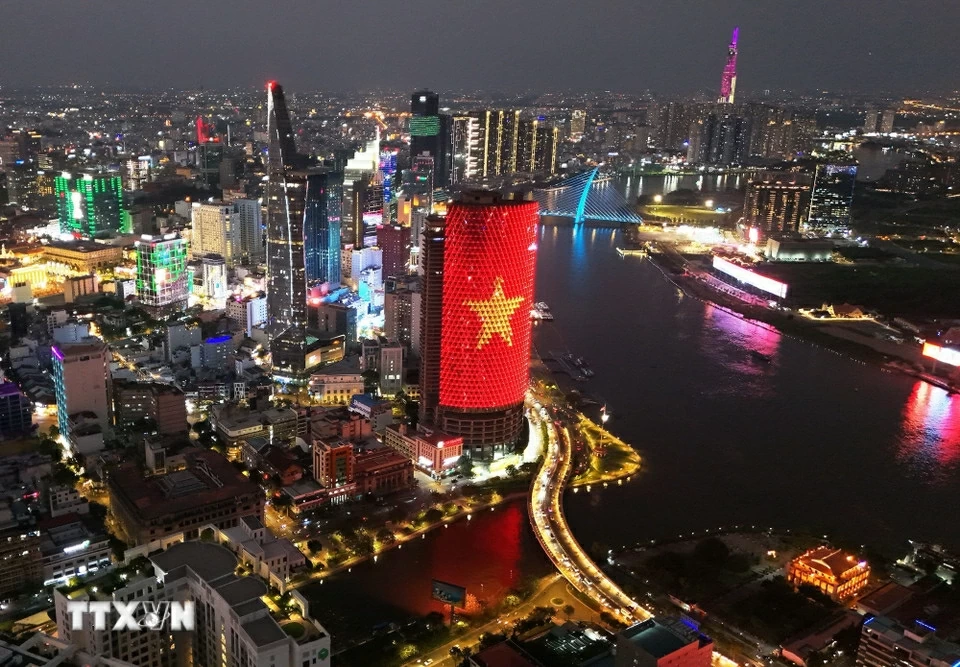 VII-ĐHĐ.4+5(V): Khát vọng phát triển, tầm nhìn đổi mới và tự chủ chiến lược VII-ĐHĐ.4+5(V): Khát vọng phát triển, tầm nhìn đổi mới và tự chủ chiến lược