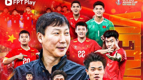 NSND Trung Anh, nhà báo Lại Văn Sâm, ca sĩ Hòa Minzy nhắn nhủ xúc động tới U23 Việt Nam