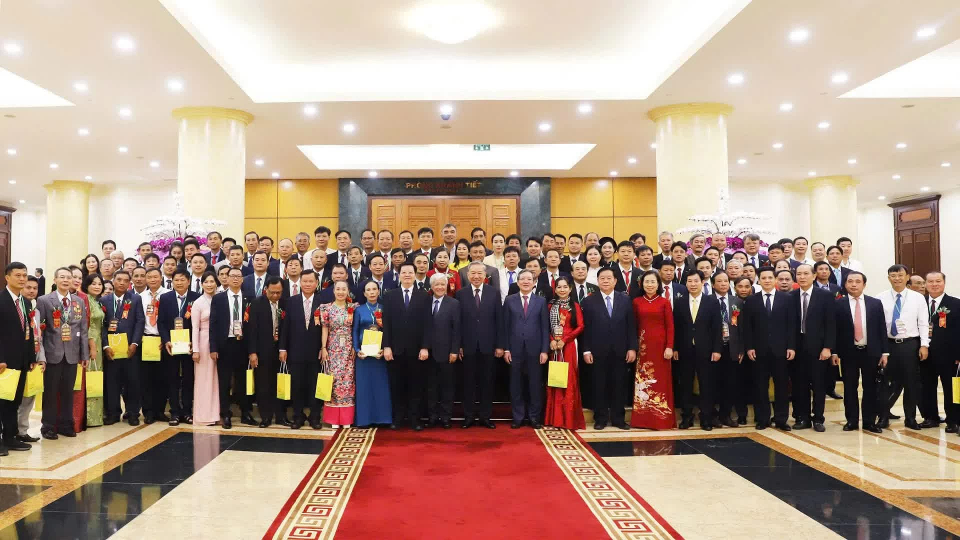 Chủ tịch Hội Nông dân Lương Quốc Đoàn: Khơi dậy sức sáng tạo của nông dân Việt Nam, đưa nông nghiệp, nông dân, nông thôn vươn mình trong kỷ nguyên mới Chủ tịch Hội Nông dân Lương Quốc Đoàn: Khơi dậy sức sáng tạo của nông dân Việt Nam, đưa nông nghiệp, nông dân, nông thôn vươn mình trong kỷ nguyên mới