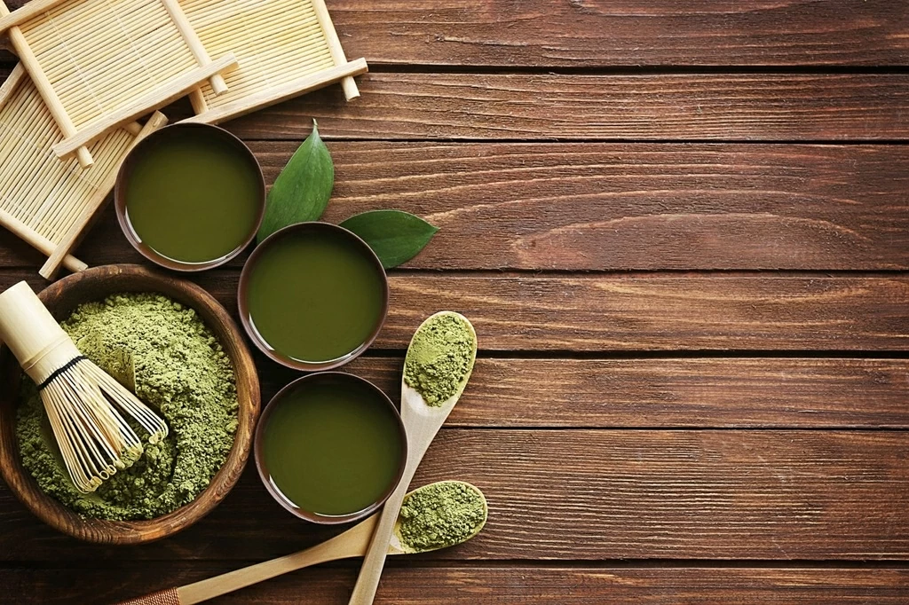 Uống matcha chiều muộn ảnh hưởng đến giấc ngủ sâu về đêm và cách phục hồi