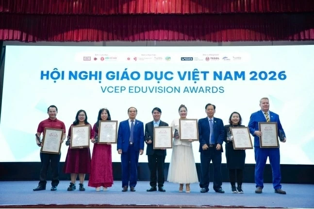 Vinh danh trường học và nhà giáo sáng tạo, truyền cảm hứng tiêu biểu năm 2025 Vinh danh trường học và nhà giáo sáng tạo, truyền cảm hứng tiêu biểu năm 2025